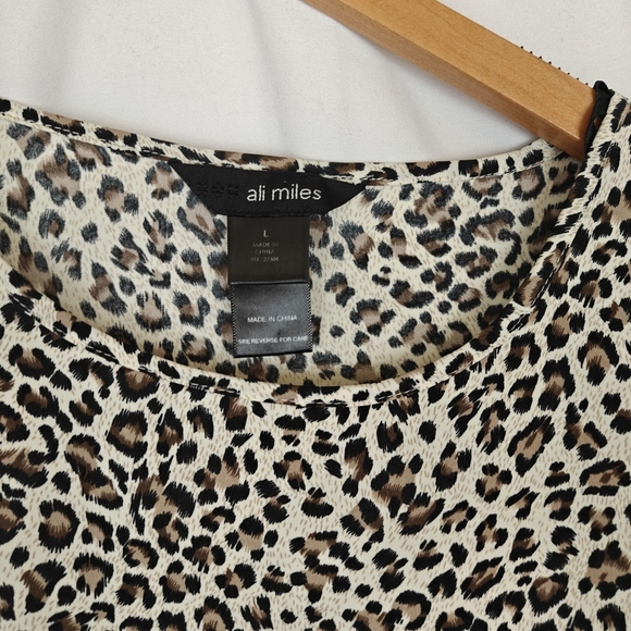 Ali Miles Ruffle Sleeve Cheetah Printed Blouse Size LG Women's - Picture 6 of 10